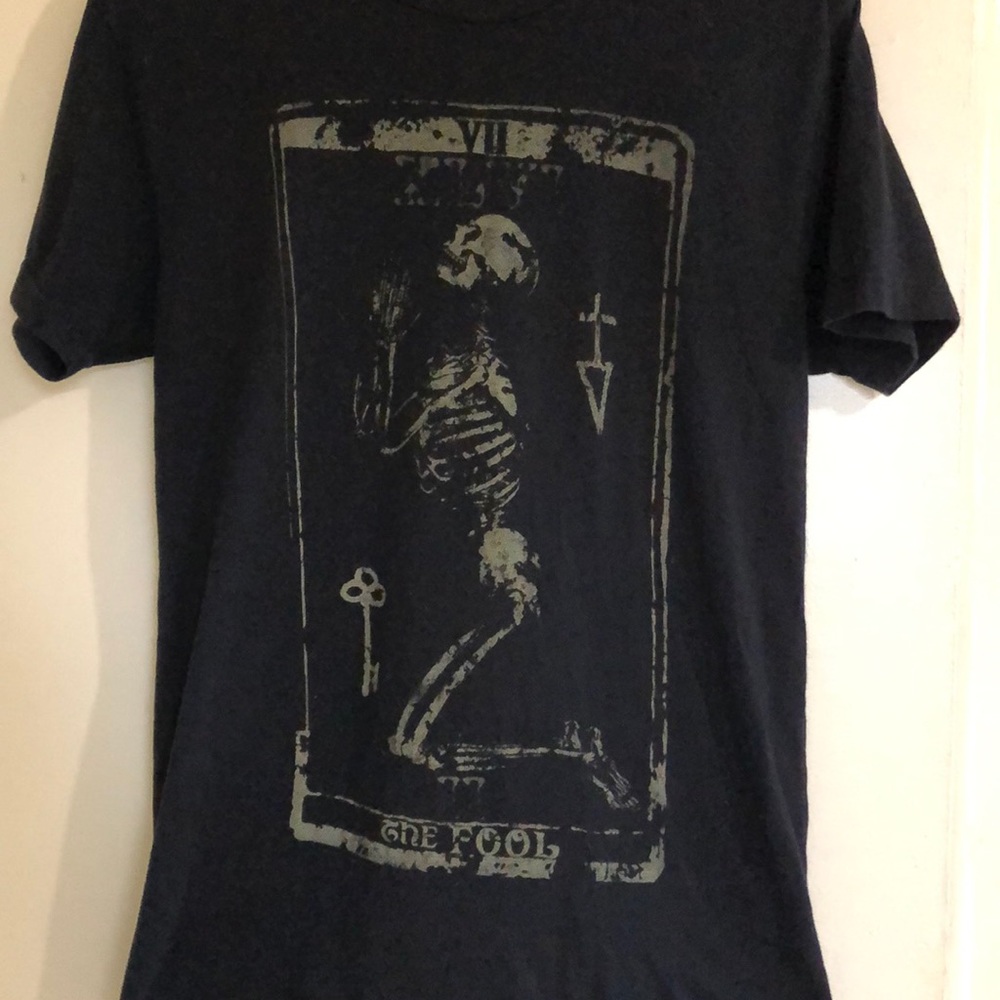 The Fool - praying skeleton tarot card tee